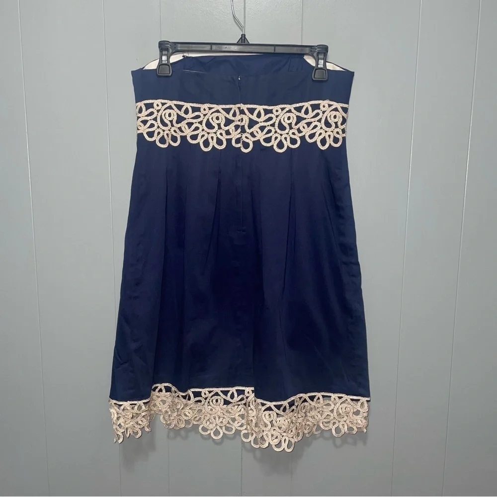 Lilly Pulizter Strapless Navy Dress with Gold Detail Trim Size 4 - Picture 4 of 5